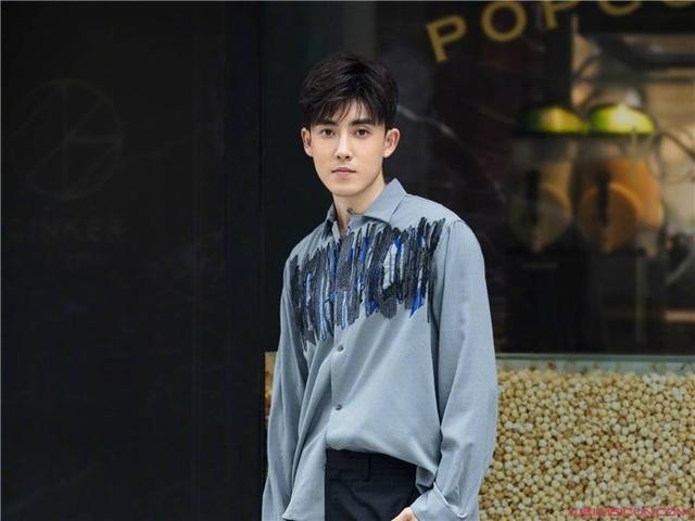 文根英整容前后对比（文根英性感沙滩大片童星变熟女）