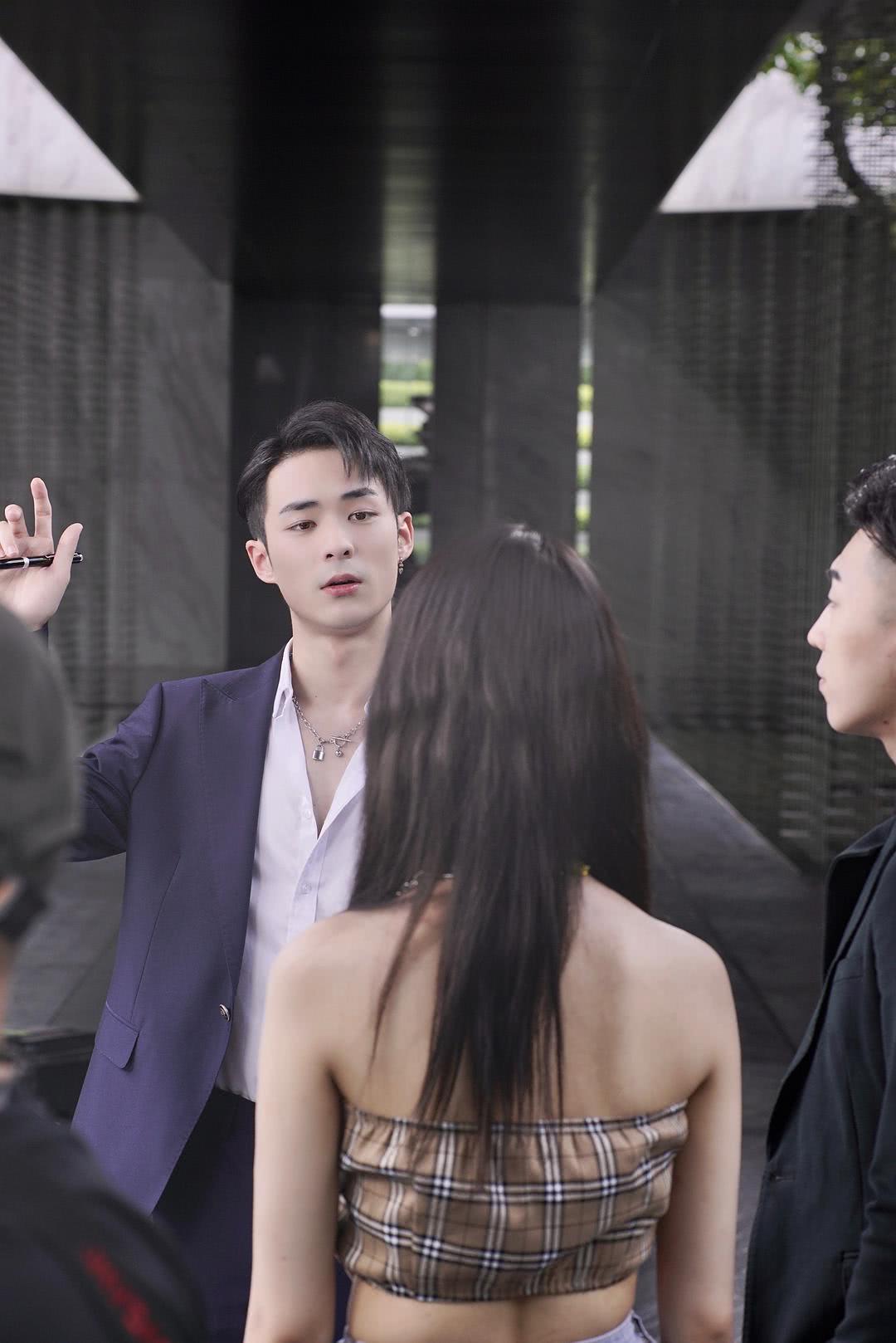 肖慕尘个人资料写真作品