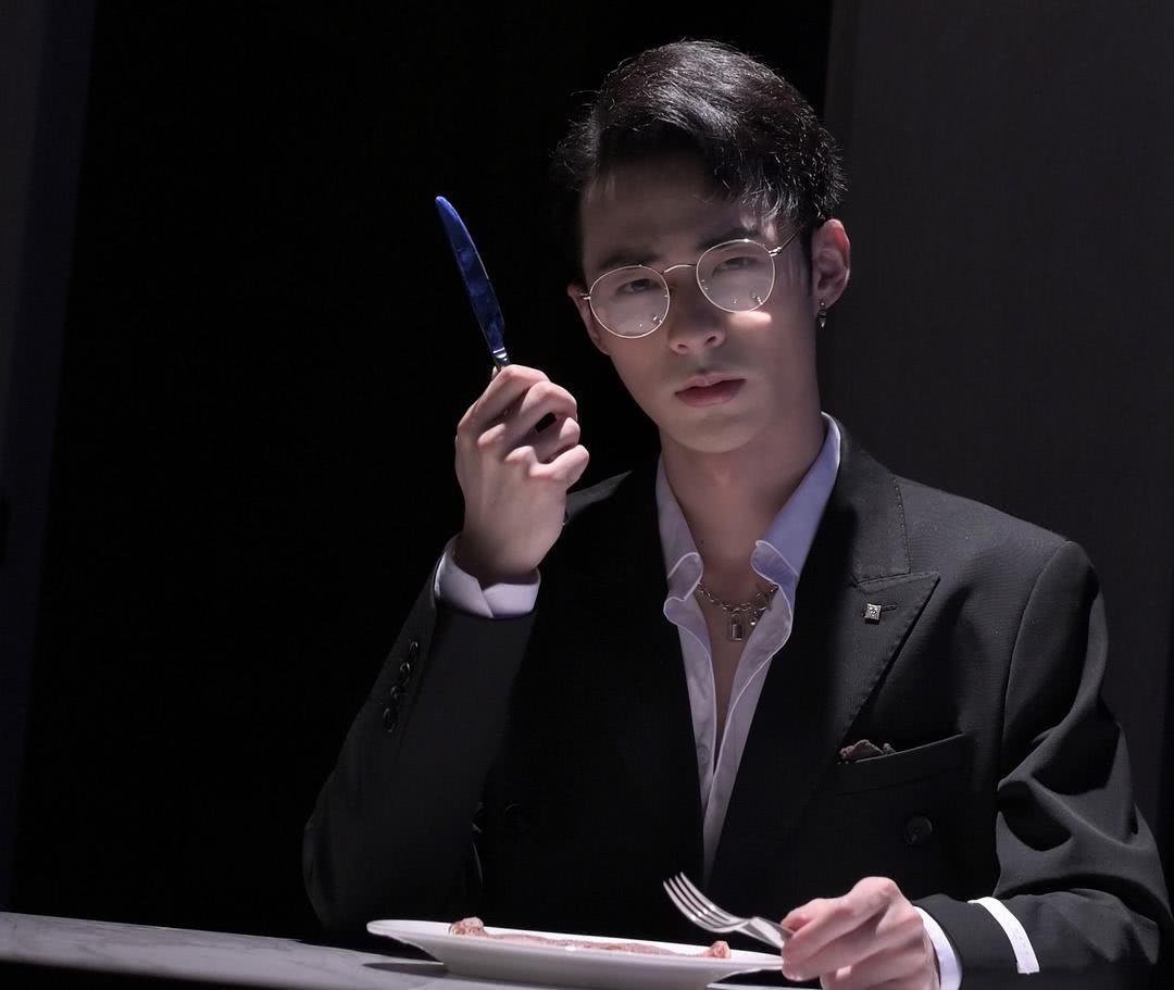 肖慕尘个人资料写真作品