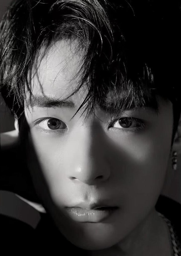 肖慕尘个人资料写真作品