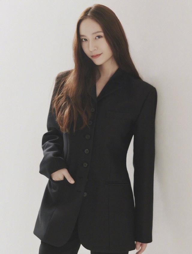 fx新专辑（郑秀晶晒fx五人时期合照）