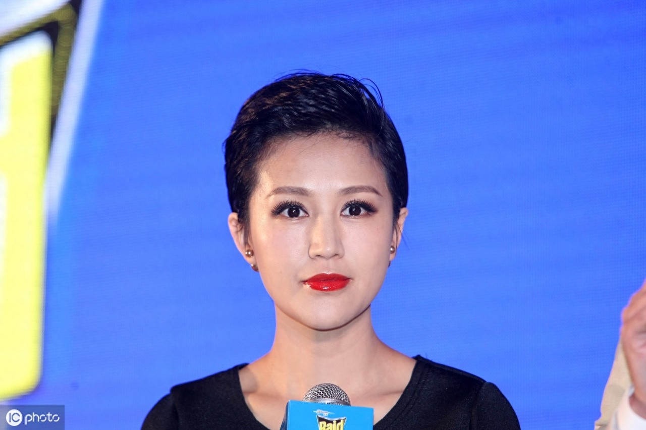 陆毅的老婆鲍蕾,气质一直很好,嫁给好男人超幸福