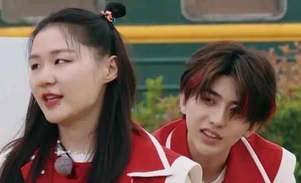 娱乐金靖和蔡徐坤啥关系 金靖蔡徐坤是哪期  1