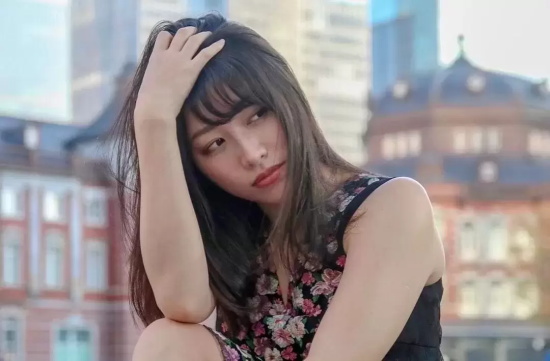 作品超过1000部的暗黑界“哲学家”为了帮助世人才出道的女神-春原未来