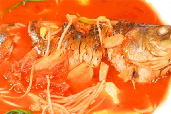 厨师长教你做风味酸辣鱼，操作讲解简单明了，店里面的一道大菜