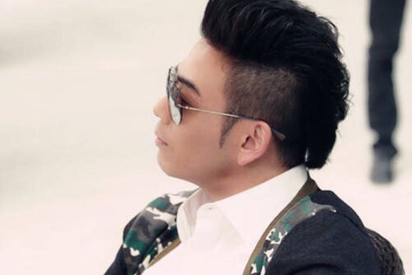 杨烁出什么事了 否认出轨聊天截图的事情