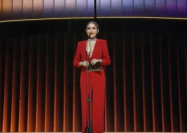 萧亚轩发型怎样最好看（萧亚轩鹰钩鼻被疑整容）