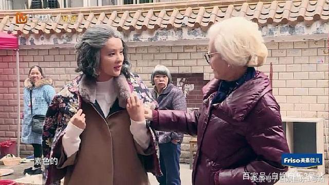 邓莎母女逛农贸，进饭店，价位却暴露了邓莎妈妈的真实消费水平！