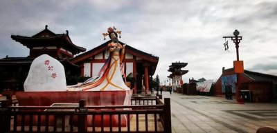 ​陈伟霆喜欢赵丽颖吗（赵丽颖陈伟霆同框梦回老九门）