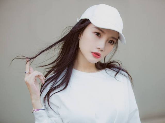 李小璐到底犯了什么事经过解析！李小璐现在怎么样首次回应夜宿门