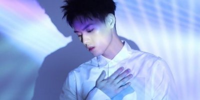 ​张纪中打小鲜肉三巴掌(张纪中连扇小鲜肉)