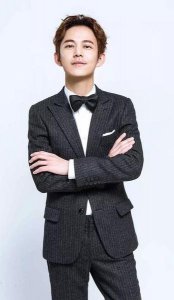 ​何炅干嘛了(有关何炅的最新消息)