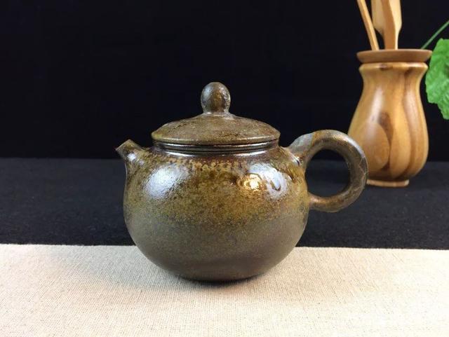 云南建水紫陶怎么选(看看四大名陶之一)(3)