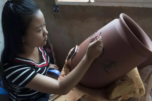 云南建水紫陶怎么选(看看四大名陶之一)(20)