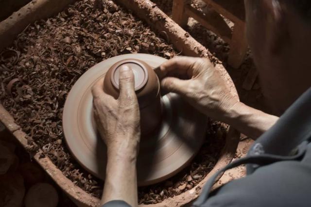 云南建水紫陶怎么选(看看四大名陶之一)(15)