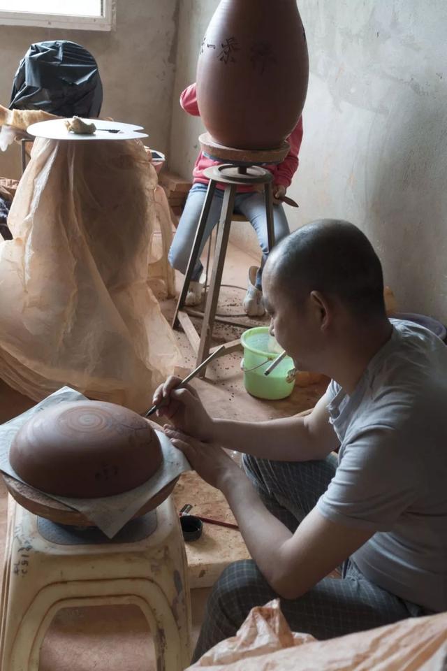 云南建水紫陶怎么选(看看四大名陶之一)(18)