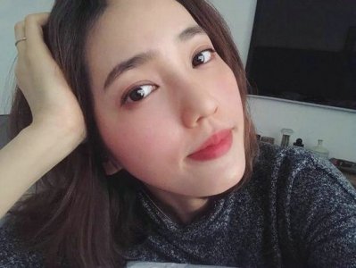 ​产后罕见发自拍 余文乐老婆王棠云晒照被称赞辣妈