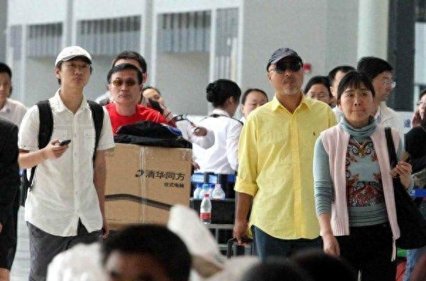 喜剧表演艺术家“陈佩斯”的妻子近照