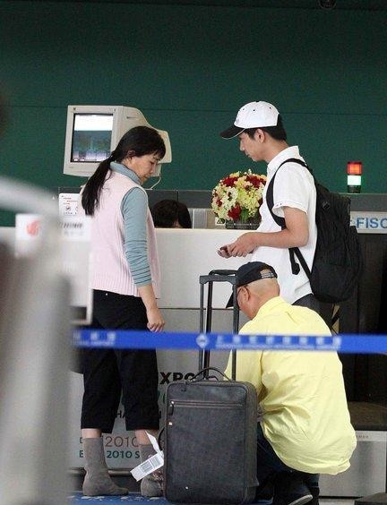 喜剧表演艺术家“陈佩斯”的妻子近照