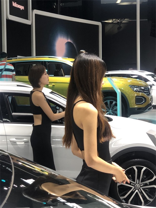 云集香车美女，带你逛石家庄“最养眼”的国庆车展