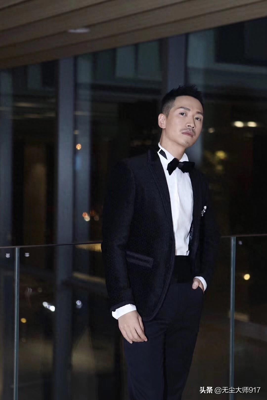 何晟铭,原名何敏,出生于“体操之乡”湖北仙桃