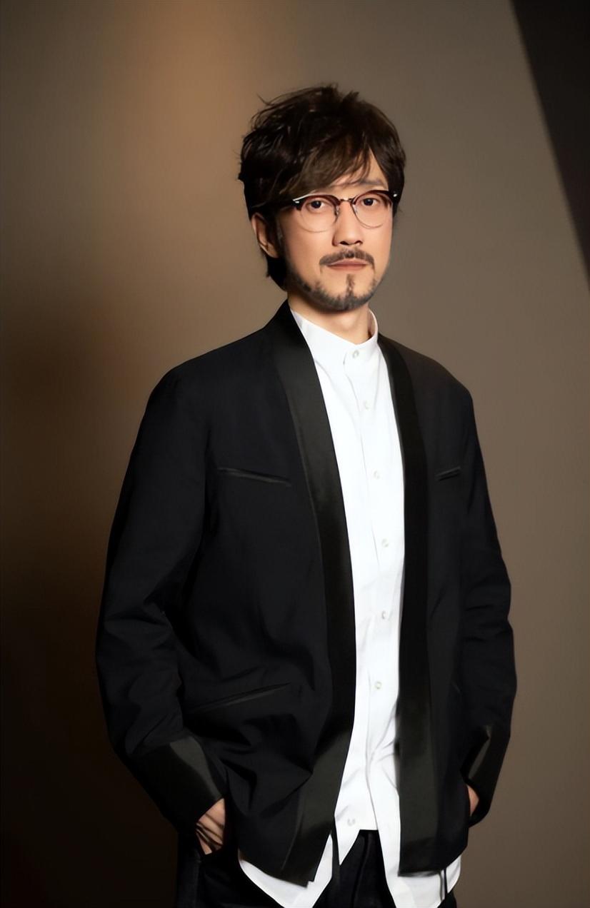 演唱会座无虚席的周传雄，乐坛为何没有他的一席之地？