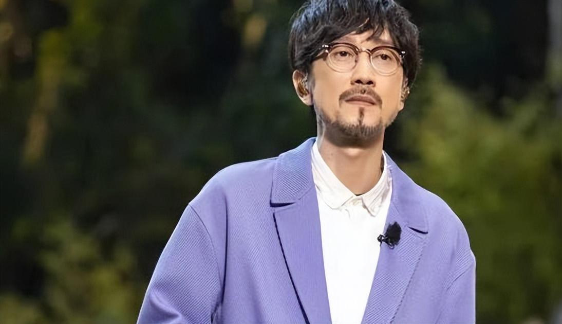 演唱会座无虚席的周传雄，乐坛为何没有他的一席之地？