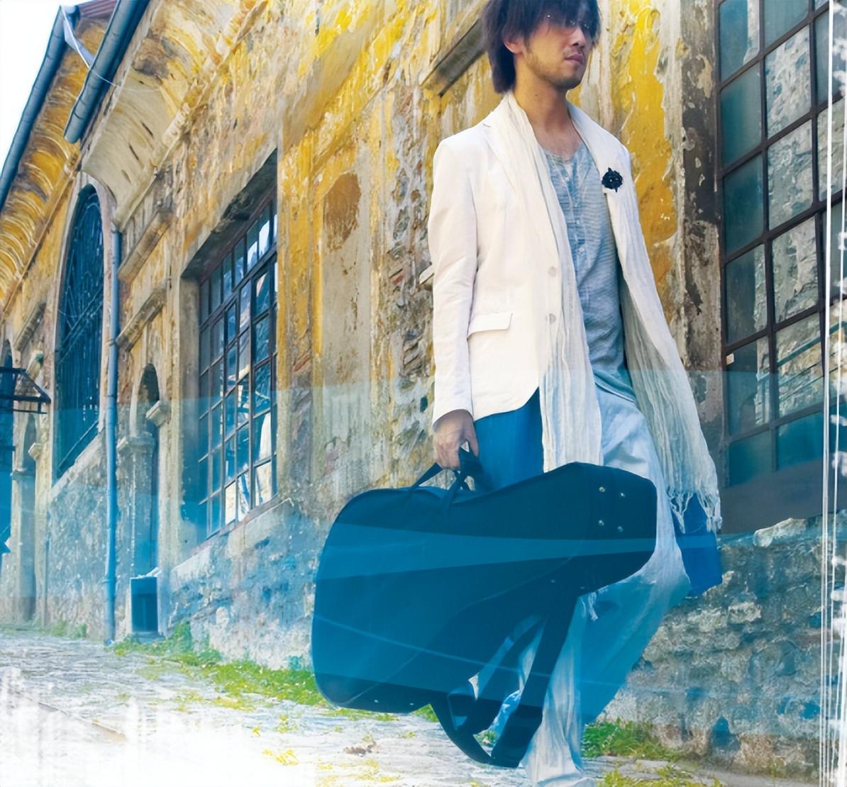 演唱会座无虚席的周传雄，乐坛为何没有他的一席之地？