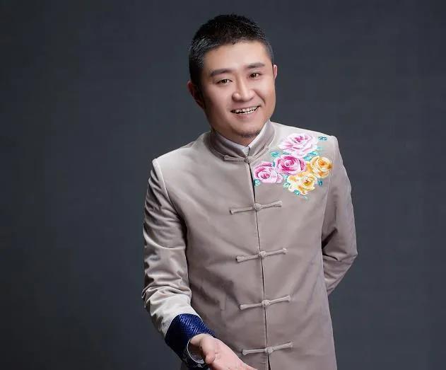 董宇辉个人资料简介（董宇辉：与苗阜同框更显优秀，与德云社无关，两位都是陕西的人才）