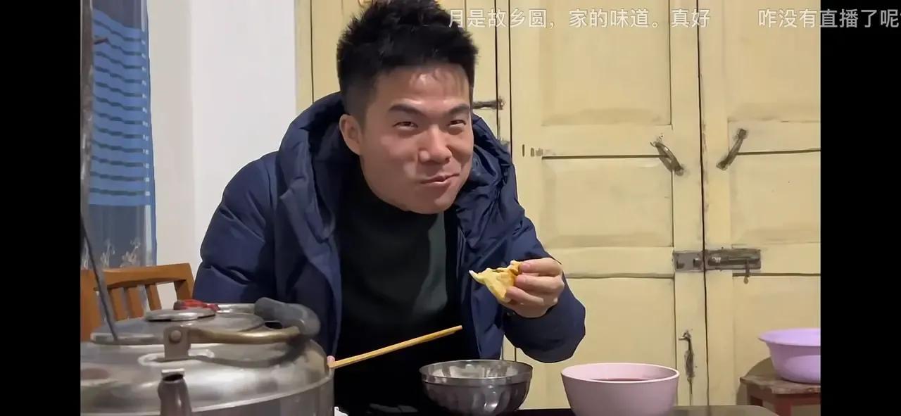 董宇辉个人资料简介（董宇辉：与苗阜同框更显优秀，与德云社无关，两位都是陕西的人才）