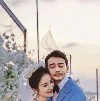 杨烁金屋藏娇十年,一路低调至今,原来他的妻子很多人都认识