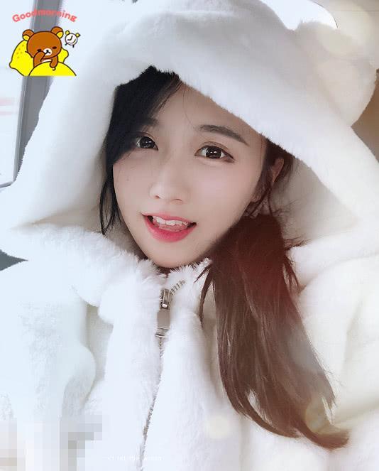 轩子巨二兔曝光真实年纪,众人不敢相信,这明是20岁花季少女!