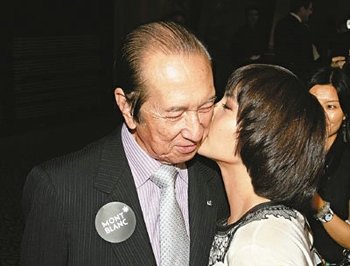 陈子聪和何超仪离婚内幕 两人各玩各的,陈子聪与嫩模短信来往