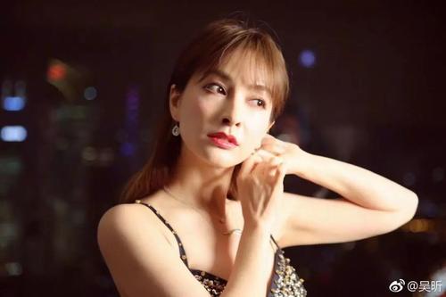 吴昕是怎么瘦腿的自述瘦腿方法秘诀,吴昕瘦腿前后对照图