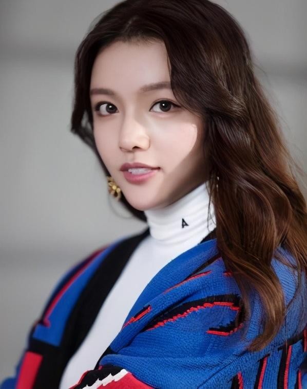 王梓芠照片资料(女演员王梓芠遭原配殴打)