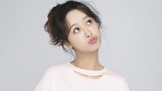 杨紫整容对比照片遭扒承认整容吗?杨紫的真实净身高多少?