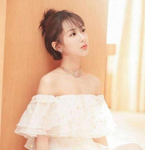 杨紫整容对比照片遭扒承认整容吗?杨紫的真实净身高多少?