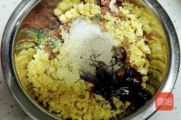 馄饨馅怎么调好才好吃（手把手教你调馄饨馅）(14)