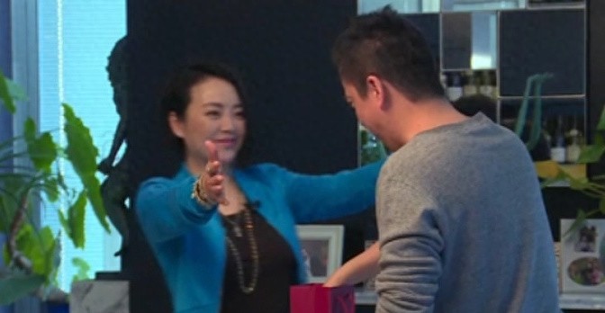 46岁王中磊与老婆甜蜜爱情曝光,终于知道王中磊为什么会成功!