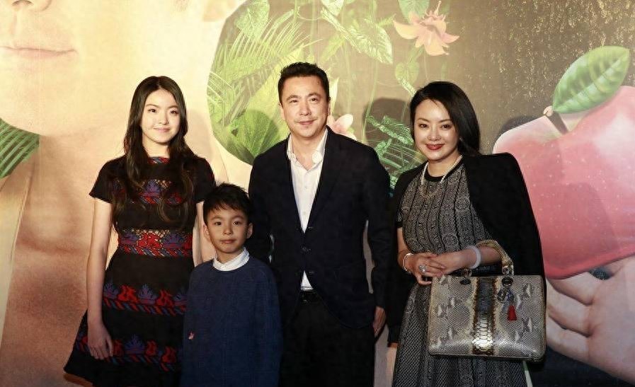 46岁王中磊与老婆甜蜜爱情曝光,终于知道王中磊为什么会成功!