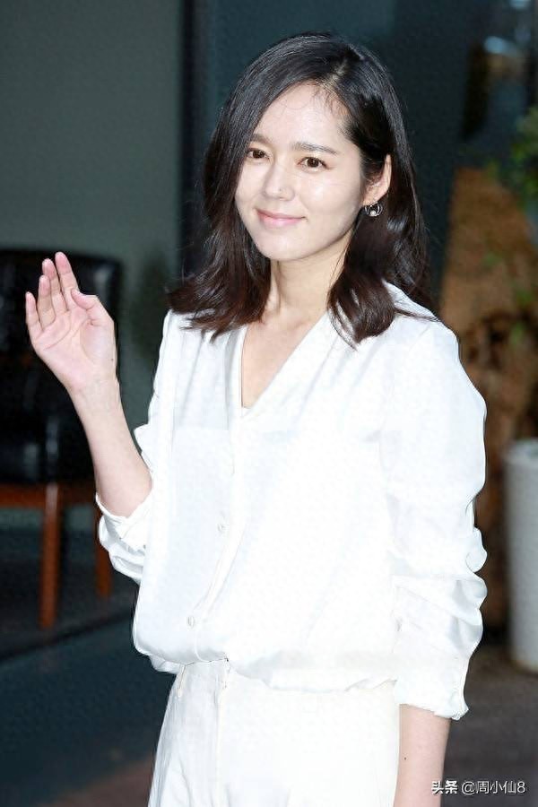 明星韩佳人,韩国娱乐圈影视演员,被誉为韩国“媚鼻女王”