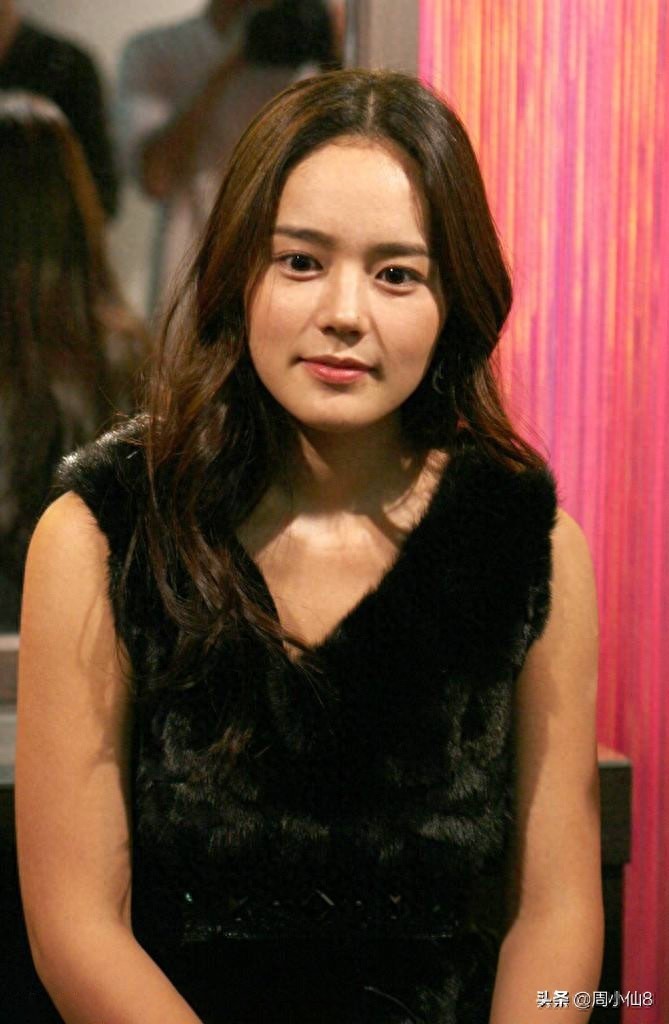 明星韩佳人,韩国娱乐圈影视演员,被誉为韩国“媚鼻女王”