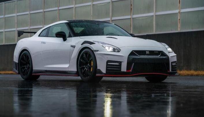 gtr是什么车的牌子 女司机:一个破尼桑而已