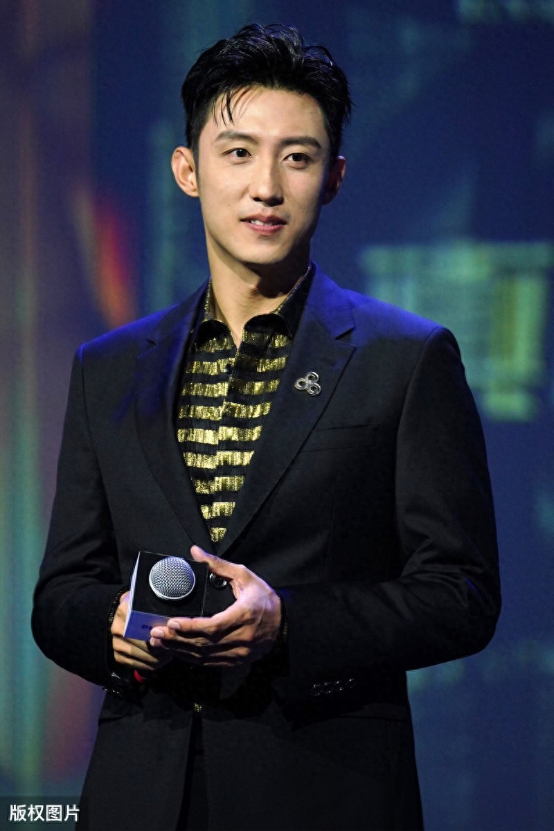 黄景瑜许魏洲主演的网络剧《上瘾》为何让人着迷?