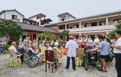 ​老人如何养老！专家几点建议你要听!