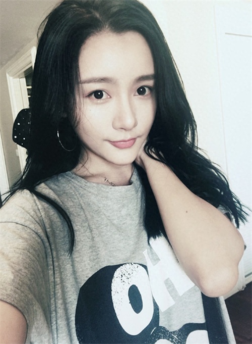 中国“冰雪女王”私房照：花滑运动员出身 出演芒果台真人剧走红