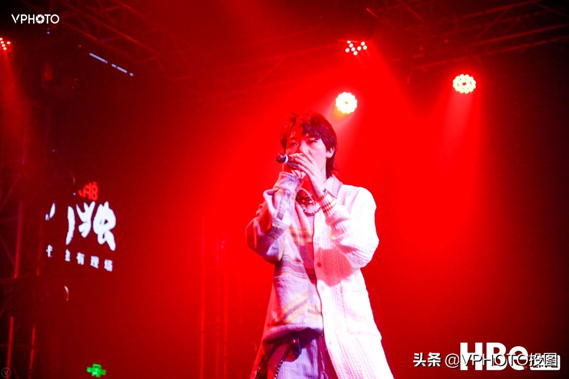 rapper福克斯多图,台上痞帅,台下也有腼腆一面