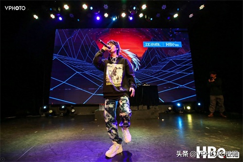 rapper福克斯多图,台上痞帅,台下也有腼腆一面