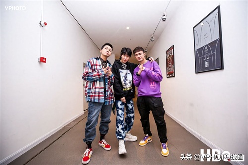 rapper福克斯多图,台上痞帅,台下也有腼腆一面