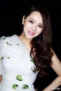 ​伊能静的浪荡情史，靠美色征服3个男人，婚内出轨葬送23年感情